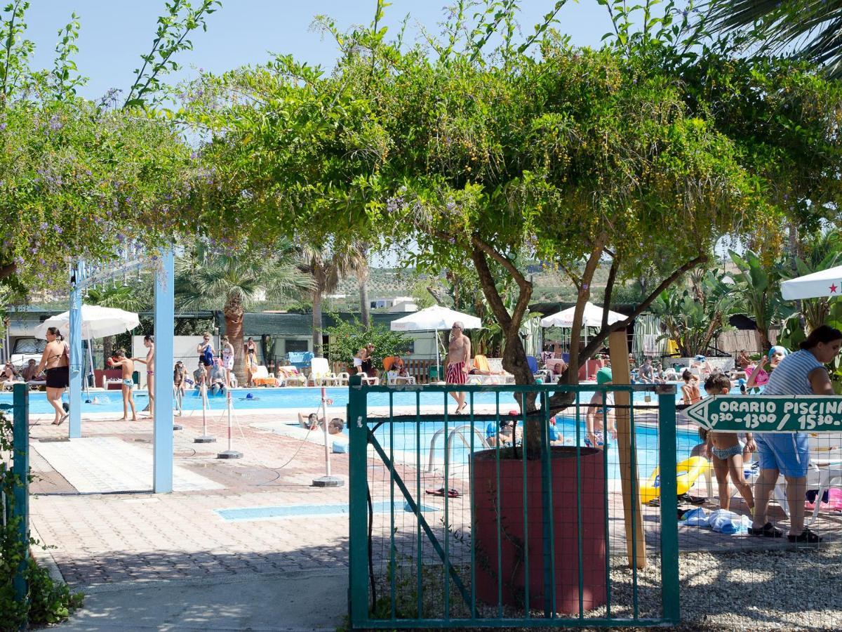 Kamemi Village & Camping Ribera Ngoại thất bức ảnh